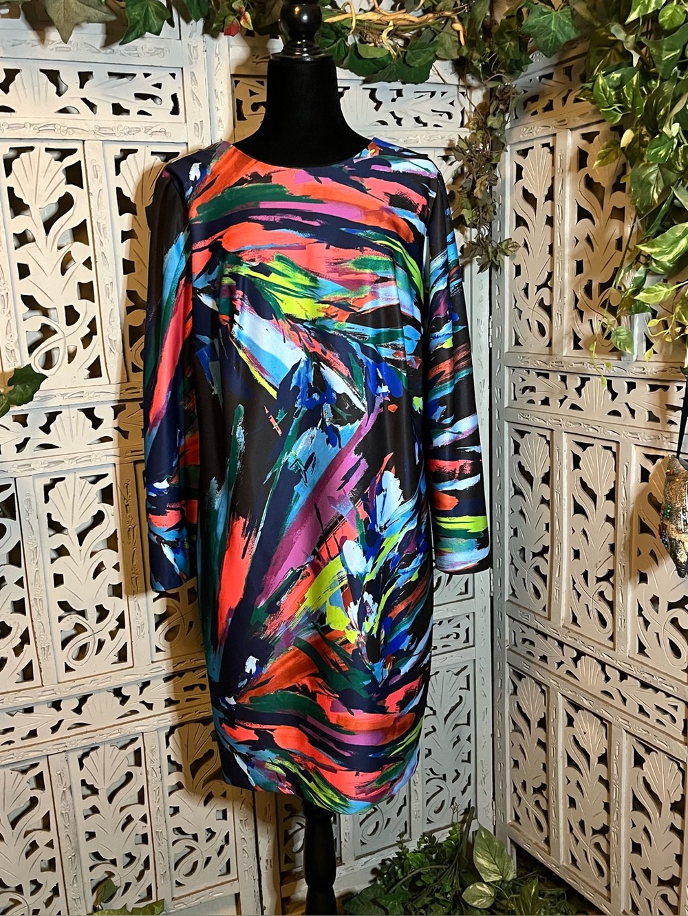 MAIA FANTASTIC BLACK BASE & VIBRANT MULTI-COLOR BRUSHSTROKES PLUS SIZE DRESS